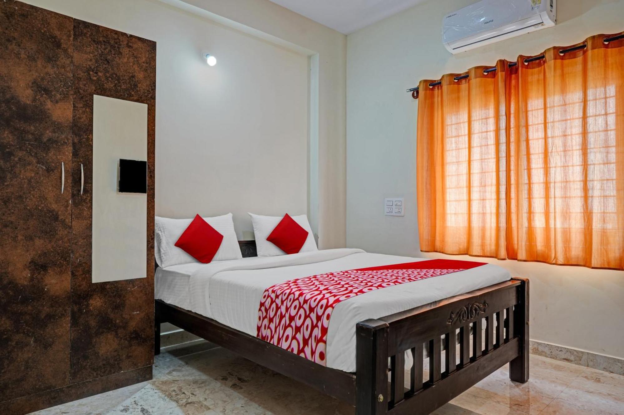 Hotel O Sri Chowdeshwari Boarding And Lodging Tavarikere Zewnętrze zdjęcie