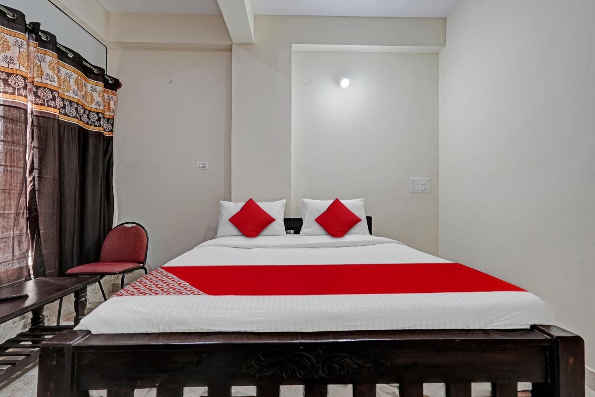 Hotel O Sri Chowdeshwari Boarding And Lodging Tavarikere Zewnętrze zdjęcie
