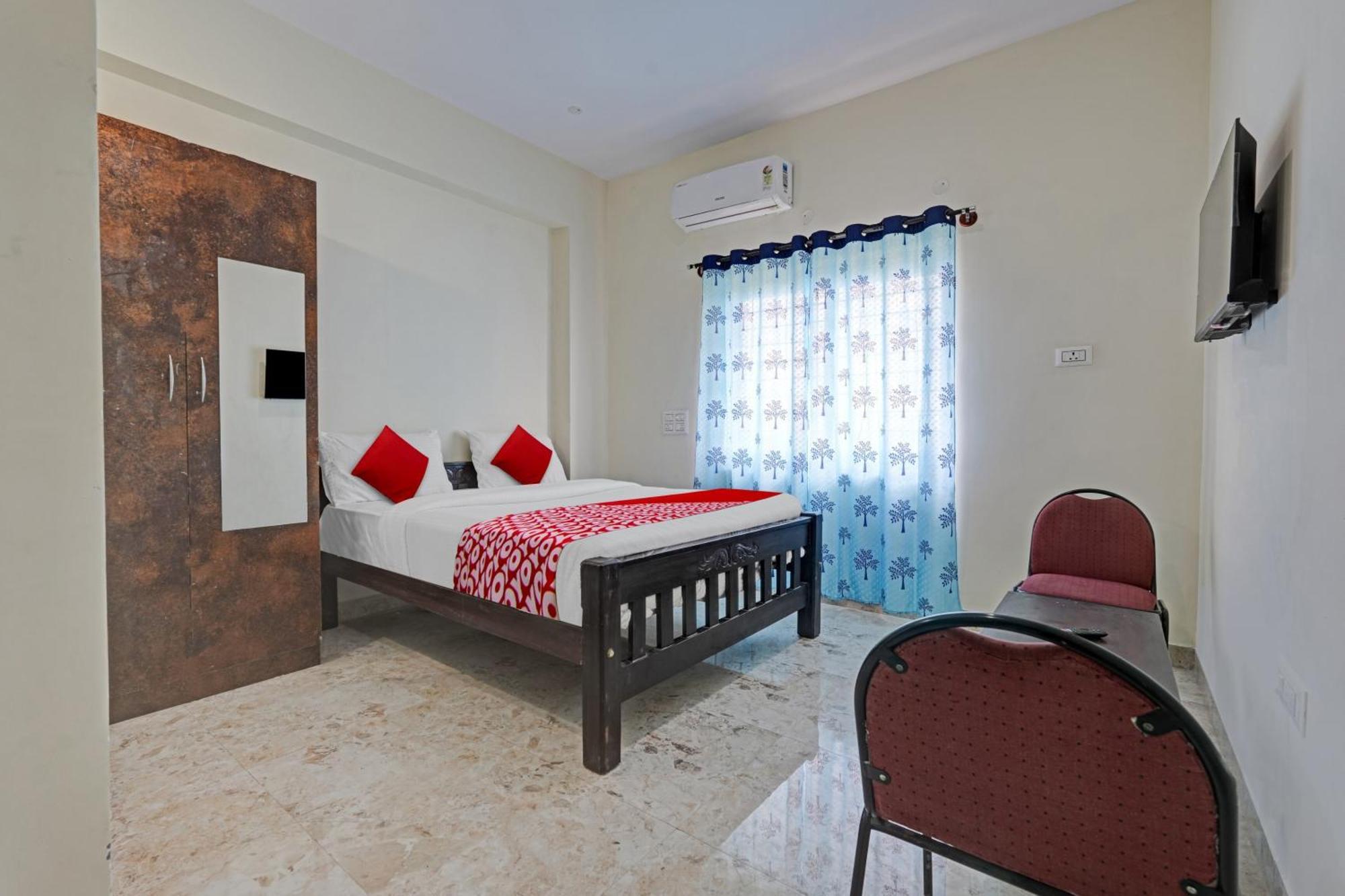 Hotel O Sri Chowdeshwari Boarding And Lodging Tavarikere Zewnętrze zdjęcie