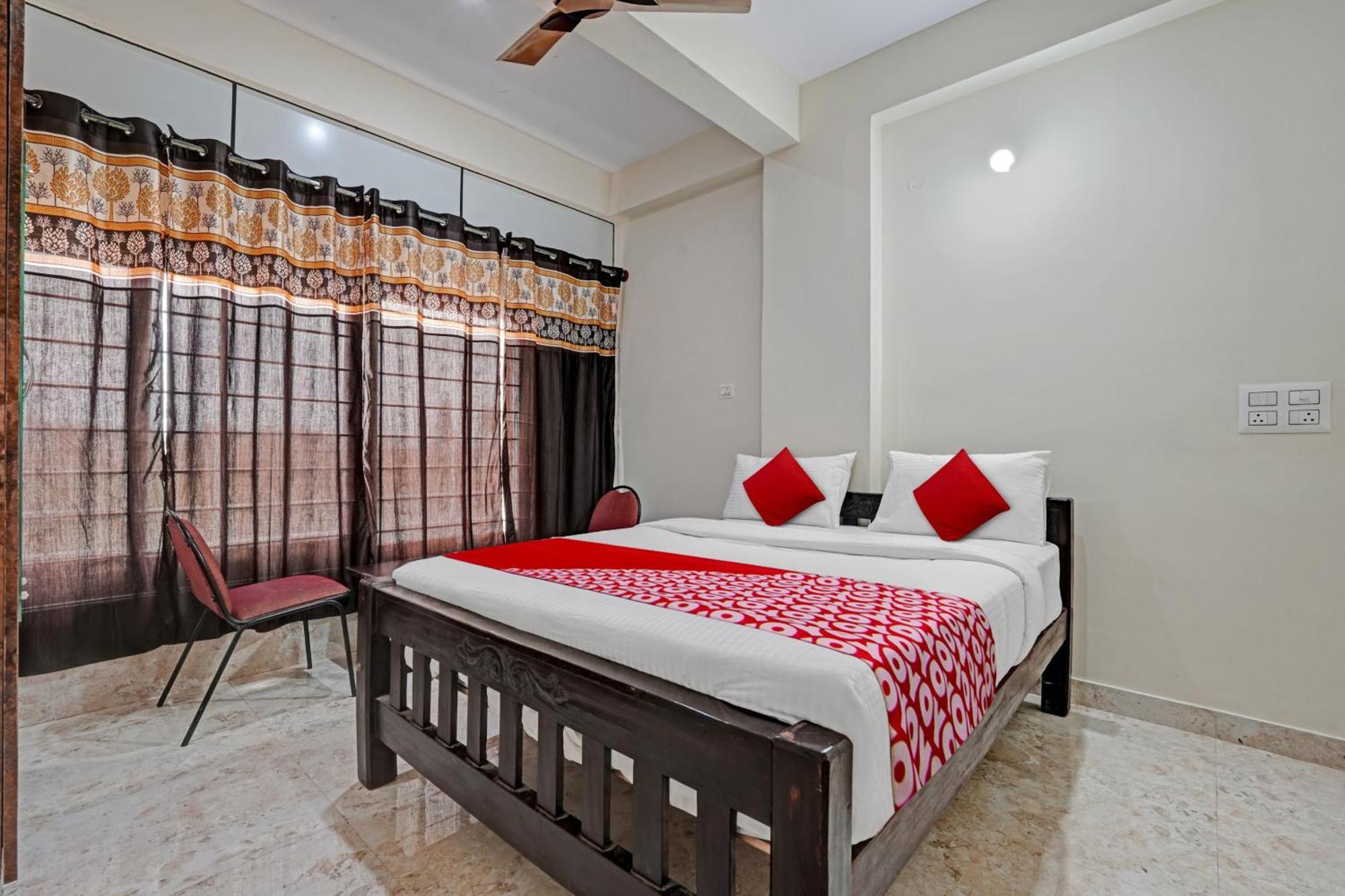 Hotel O Sri Chowdeshwari Boarding And Lodging Tavarikere Zewnętrze zdjęcie